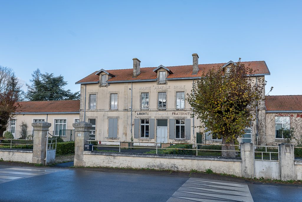 Mairie école de Cerzeau © Pascal Rougier Parl'image